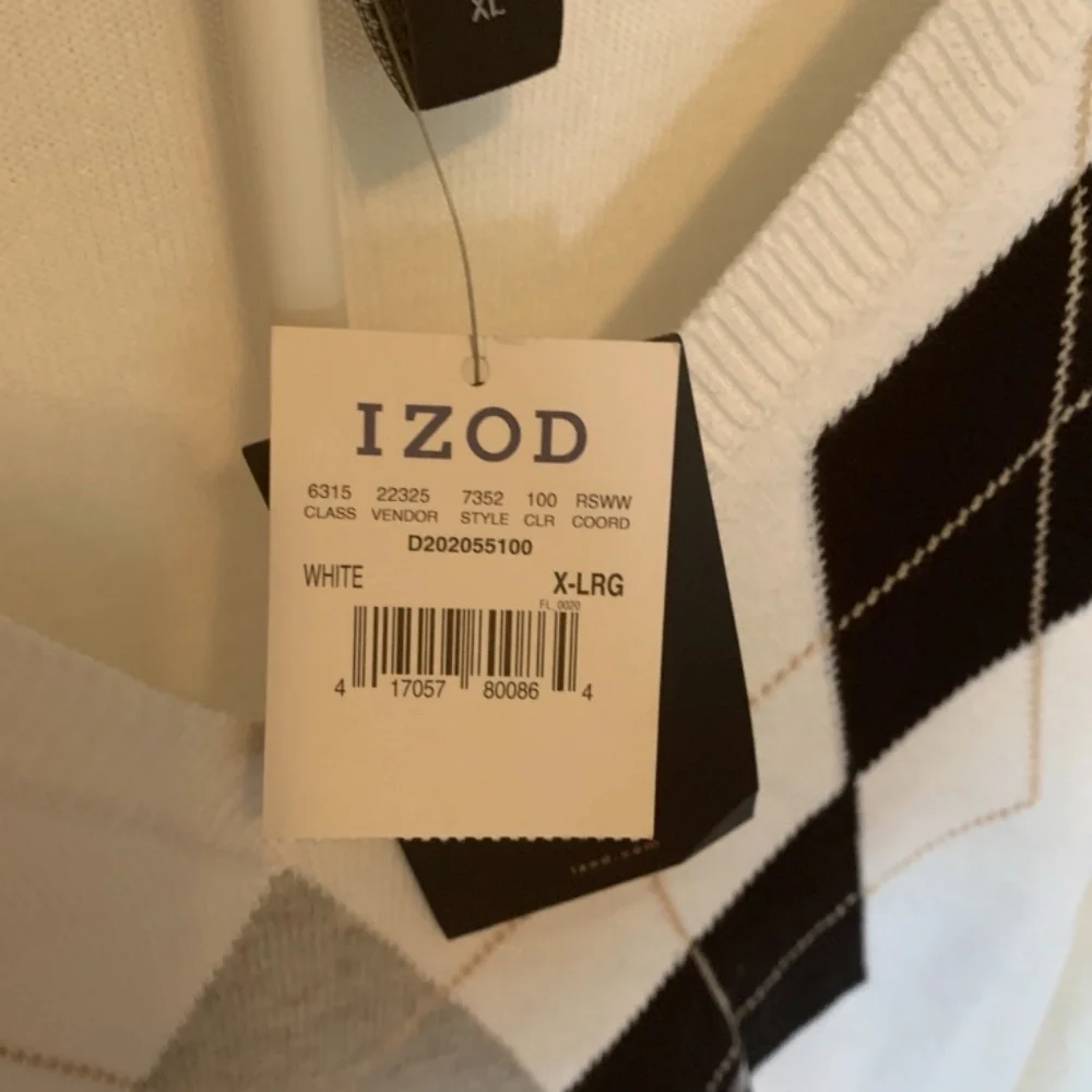 Izod‎ golf sweater. NWT . Retail  99
